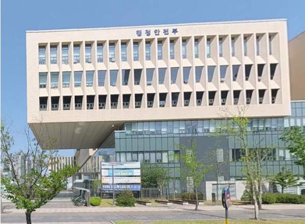 행정안전부, 말 한마디로 민원 접수 끝 AI로 주민 일상 더 편리하게 기사 이미지