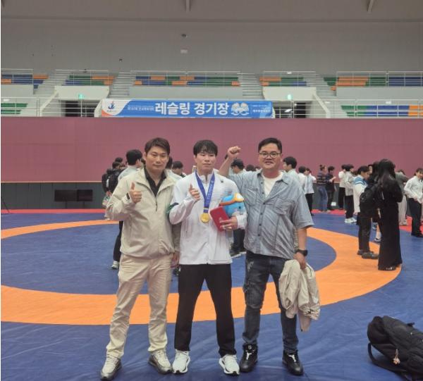 태백시청 레슬링팀, 제107회 전국체육대회서 금메달 1개·동메달 1개 획득 쾌거